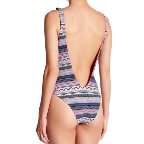 NEW Red Carter Cali Knotted Side 1 Piece Swimsuit Size 10 - Picture 5 of 15